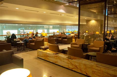 Certain SilverKris <b>lounges</b> provide separate first and business class locations, while other locations combine them. . Can i pay to use singapore airlines lounge